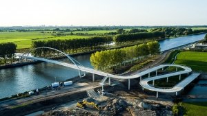 Luchtfoto-fietsbrug-Nigtevecht-overzicht