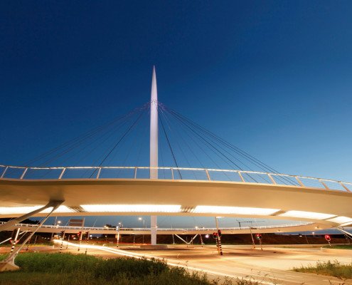 hovenring pyloonbrug met cirkelvormig dek, brugontwerp door ipv Delft