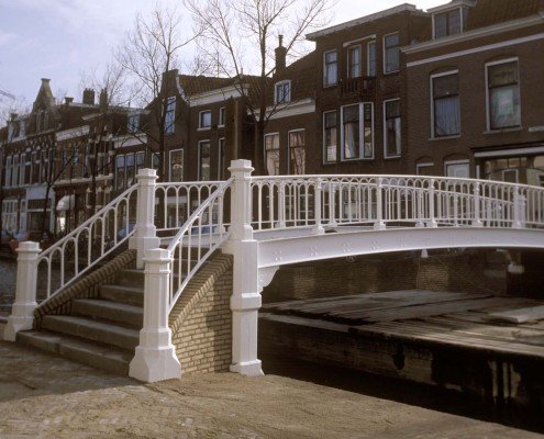 renovatie Hopbrug Delft vernieuwde balusters herstelde bakstenen