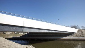 betonnen nieuwe verkeersbrug Vrouwbuurtstermolen Vrouwenparochie