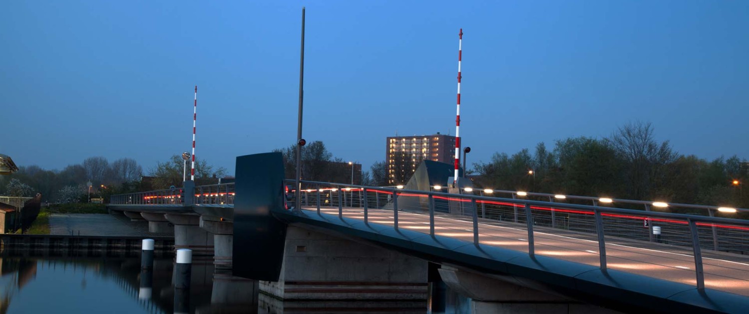 verbindingsbrug Kadoelenbrug Amsterdam verlichting nacht