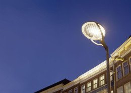 lichtplan lichtmast Grote Markt Zwolle strakke ronde aluminium reflectorschijven geïnspireerd op Jügendstil