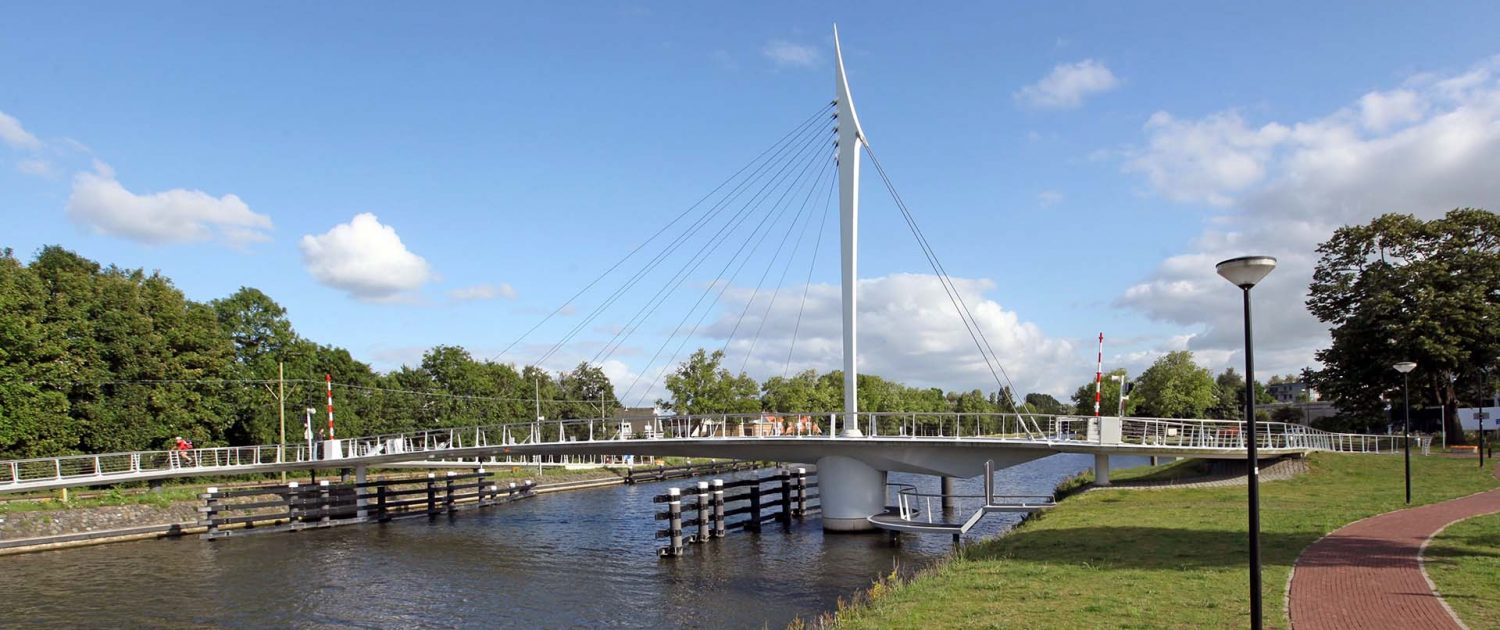 beweegbare fiets en voetgangersbrug Rijnschiekanaal Rijswijk, ontwerp door ipvDelft
