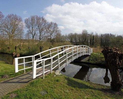 duurzame stalen brug, modern basisontwerp, wit brugontwerp, ontwerp door ipv Delft