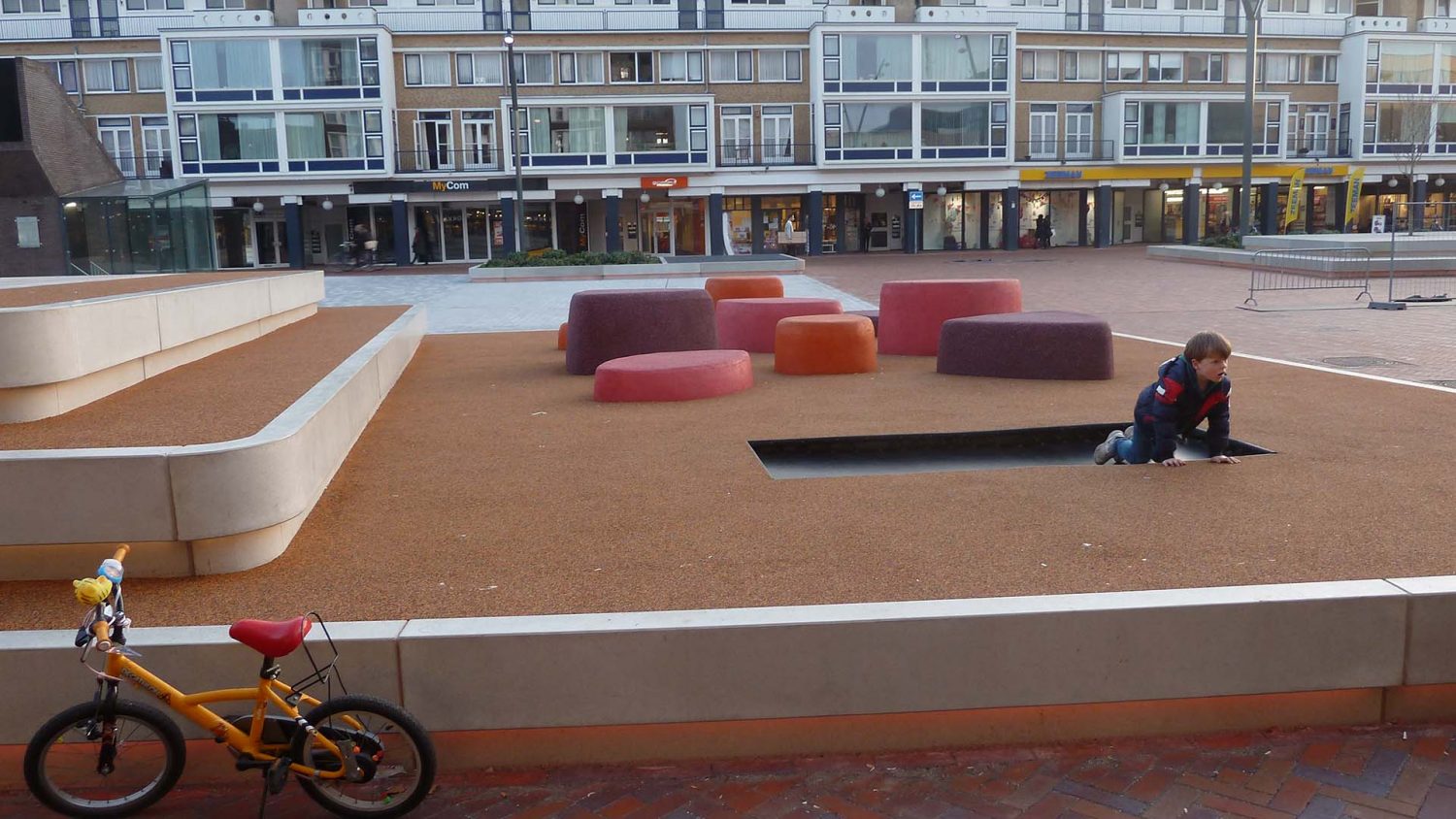 Ontwerp speeleiland Nieuwe Markt Roosendaal - ipv Delft creatieve ...