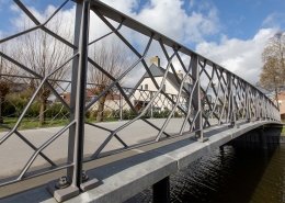 bruggen-UHSB-Koningshof-dek-en-stalen-hekwerk-Pijnacker-ipvDelft