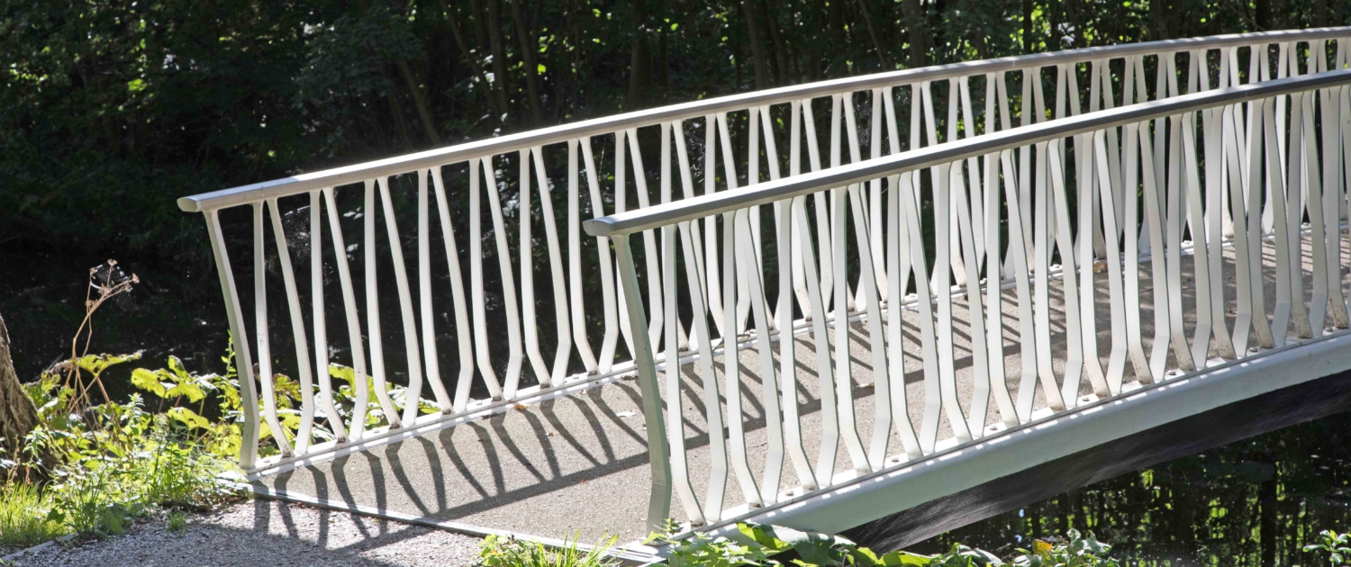 DEL.38_standaardbrug-Delftse-Stijl-staal-hekwerk-wit-ontwerp-ipvDelft